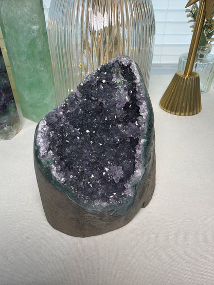 “Fairy Cave” Amethyst Cutbase
