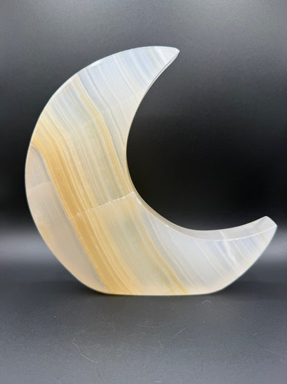 Self-standing Onyx Moon
